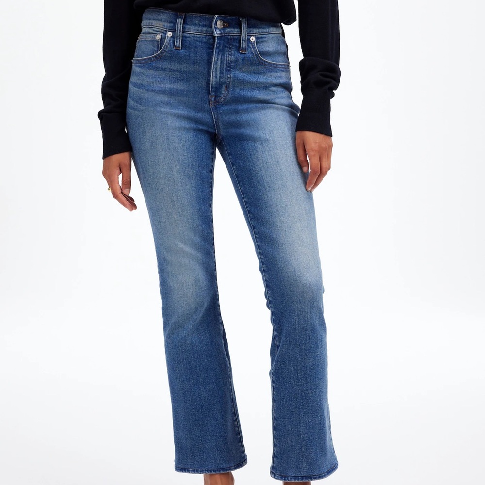 Brand new Madewell petite kick out crop jeans in Oneida wash
